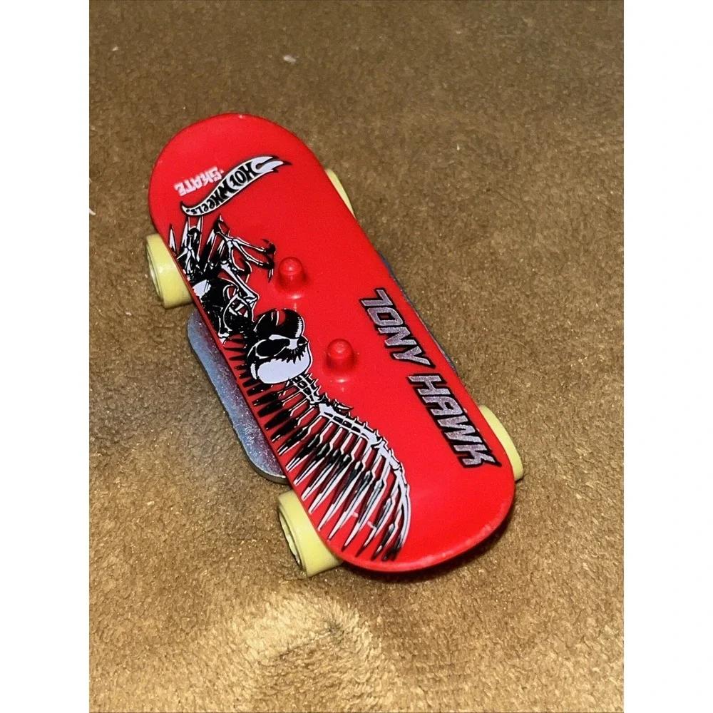 Hot Wheels Skate Grom - Tony Hawk - Xtreme Sports Series‎ 1/5 Vintage 2013 Toy